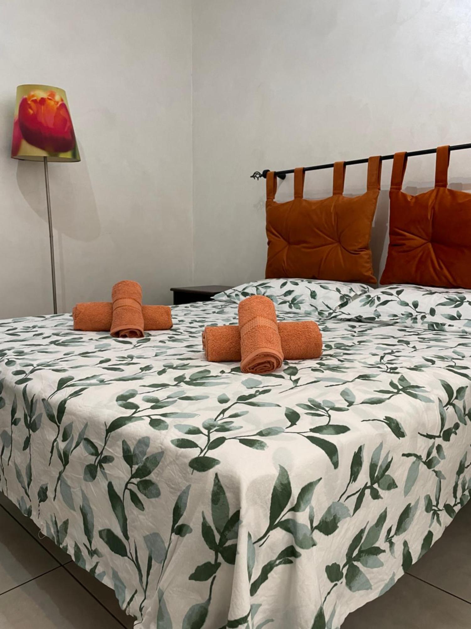 Home With Parking Near The Airport And Beach 菲乌米奇诺 外观 照片