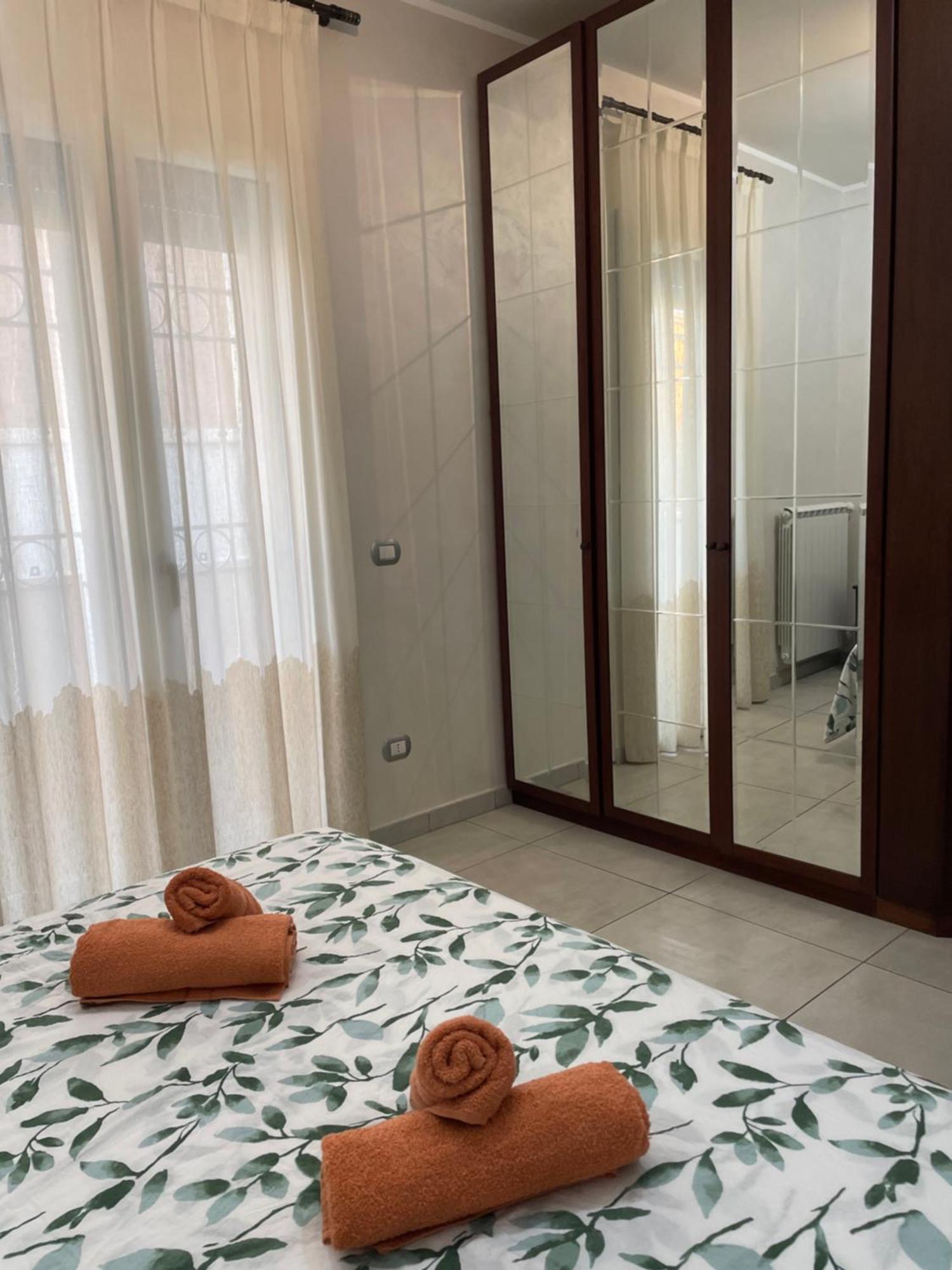 Home With Parking Near The Airport And Beach 菲乌米奇诺 外观 照片