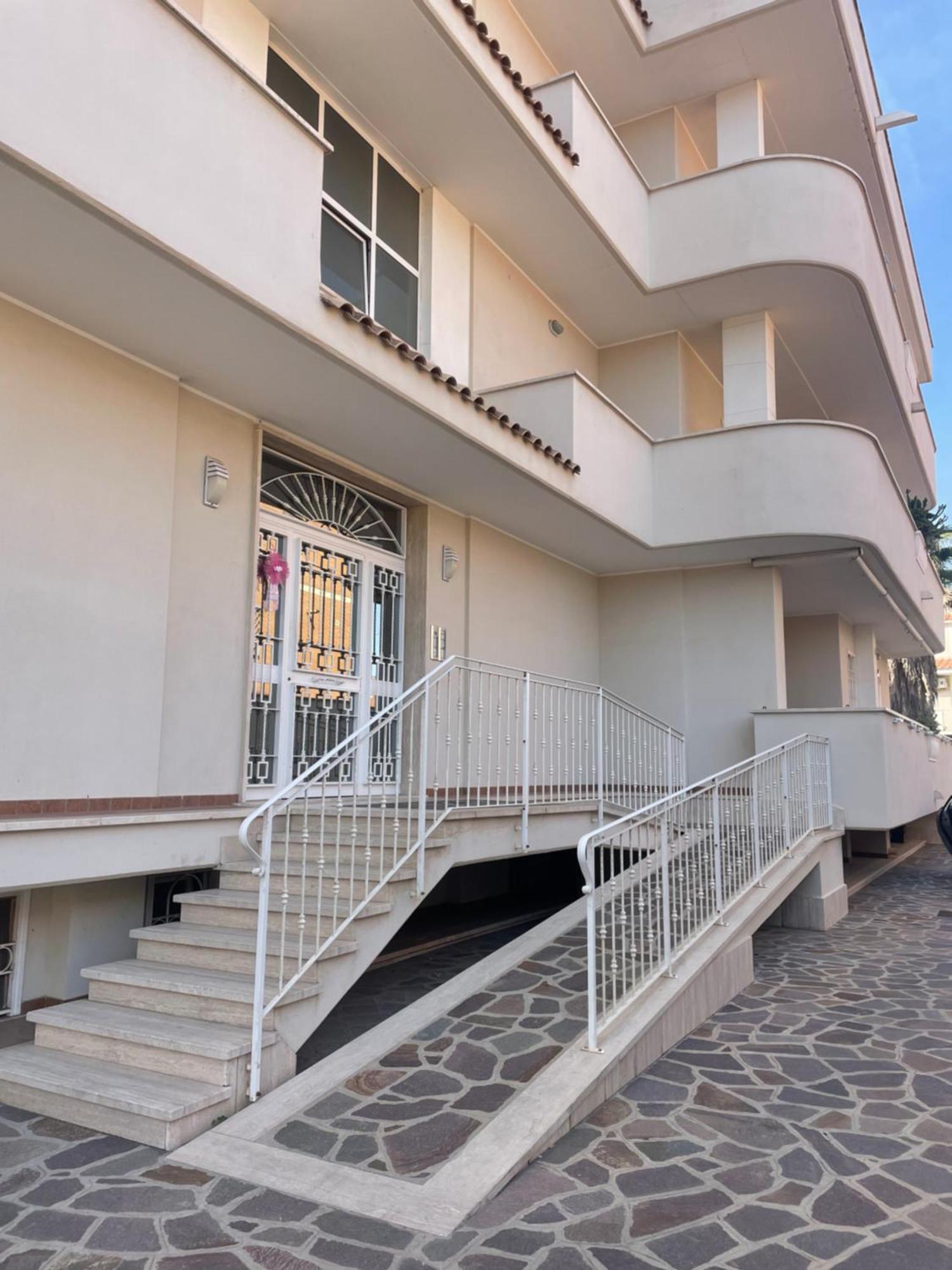 Home With Parking Near The Airport And Beach 菲乌米奇诺 外观 照片